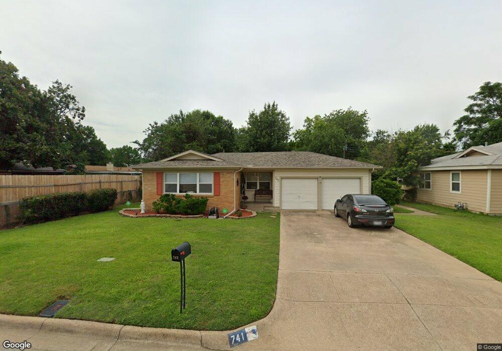 741 Cullum Ave, Hurst, TX 76053 - photo 1