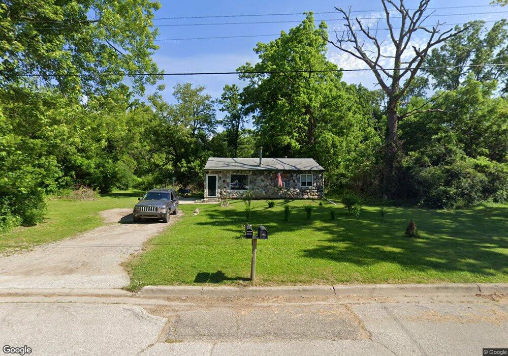 1442 W Cass Ave, Flint, MI 48505 - photo 1