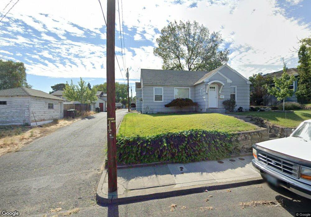 715 W 12th St, the Dalles, OR 97058 - photo 1