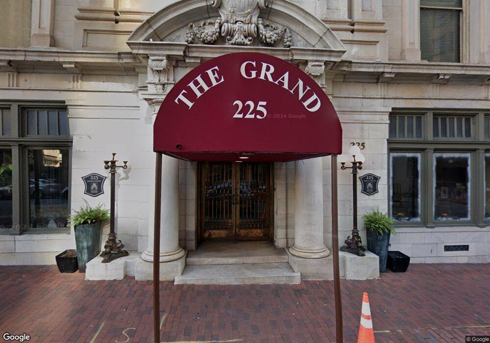 221 N Charles St, Baltimore, MD 21201 - photo 1