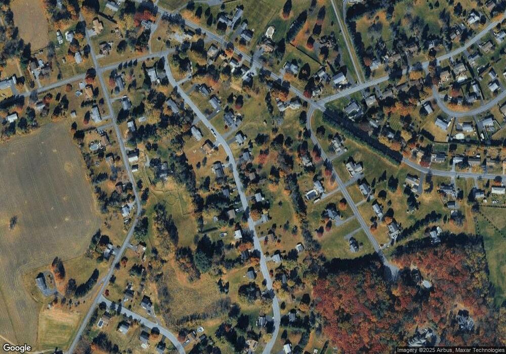 544 Round Table Dr, Nazareth, PA 18064 - photo 1