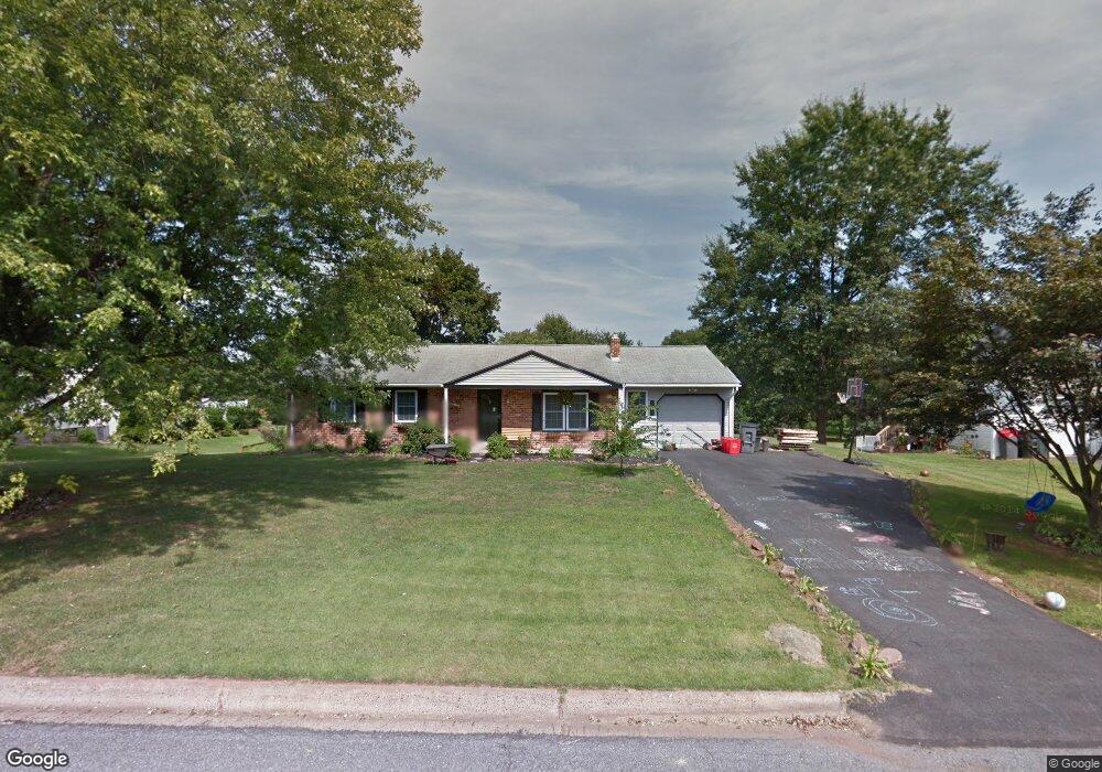 1204 Grandview Cir, Pottstown, PA 19465 - photo 1