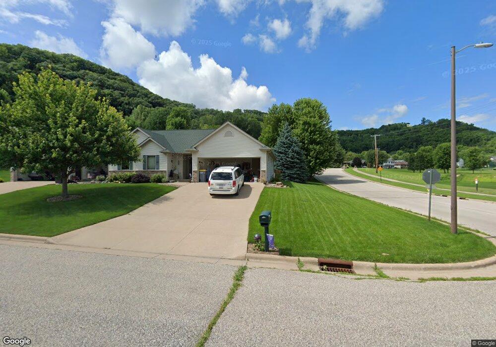 602 Honeygold Ct, La Crescent, MN 55947 - photo 1