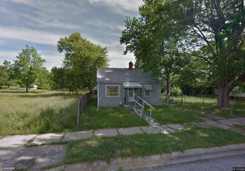 901 E Lorado Ave, Flint, MI 48505 - photo 1