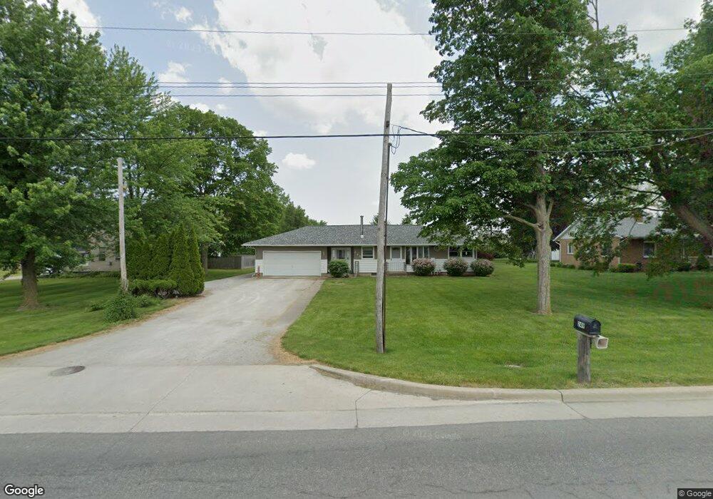 249 N Oakland Ave, Nappanee, IN 46550 - photo 1