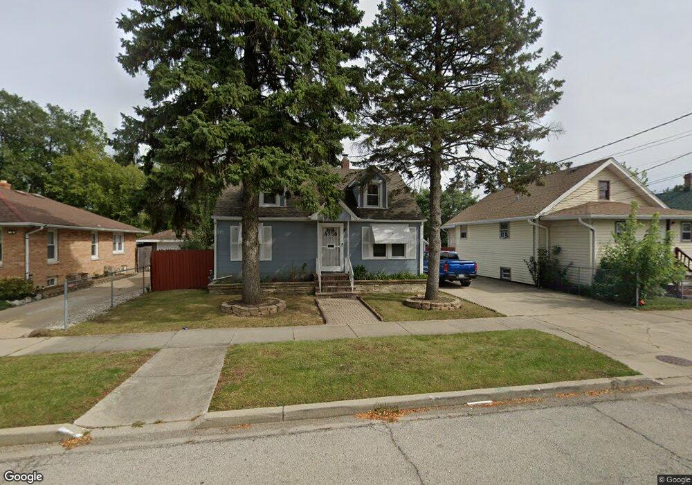 719 Indiana Ave, Waukegan, IL 60085 - photo 1