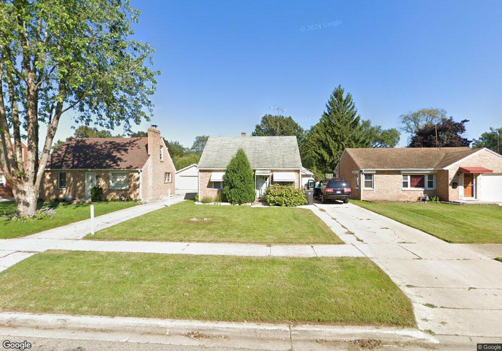 1061 N Berwick Blvd, Waukegan, IL 60085 - photo 1