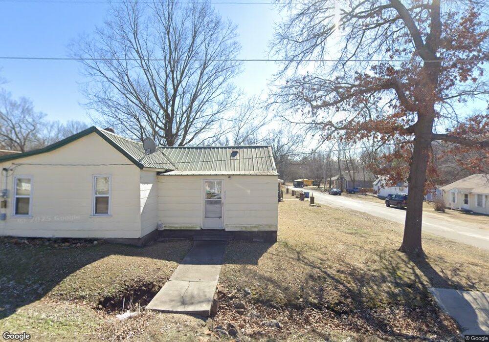 402 E 3rd St, Carl Junction, MO 64834 - photo 1