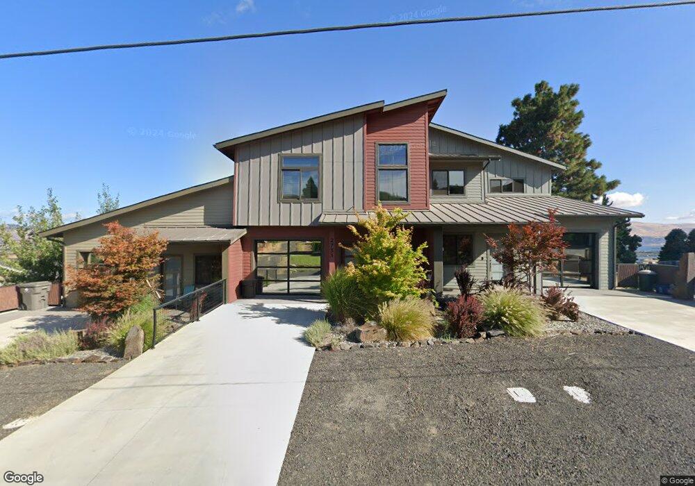 2731 E 10th St, the Dalles, OR 97058 - photo 1