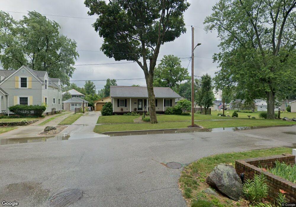 321 W Washington St, Culver, IN 46511 - photo 1