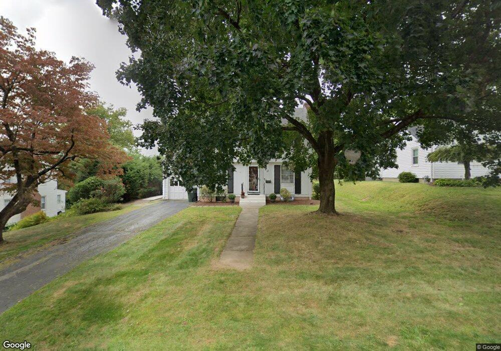 33 Rockledge Dr, West Hartford, CT 06107 - photo 1