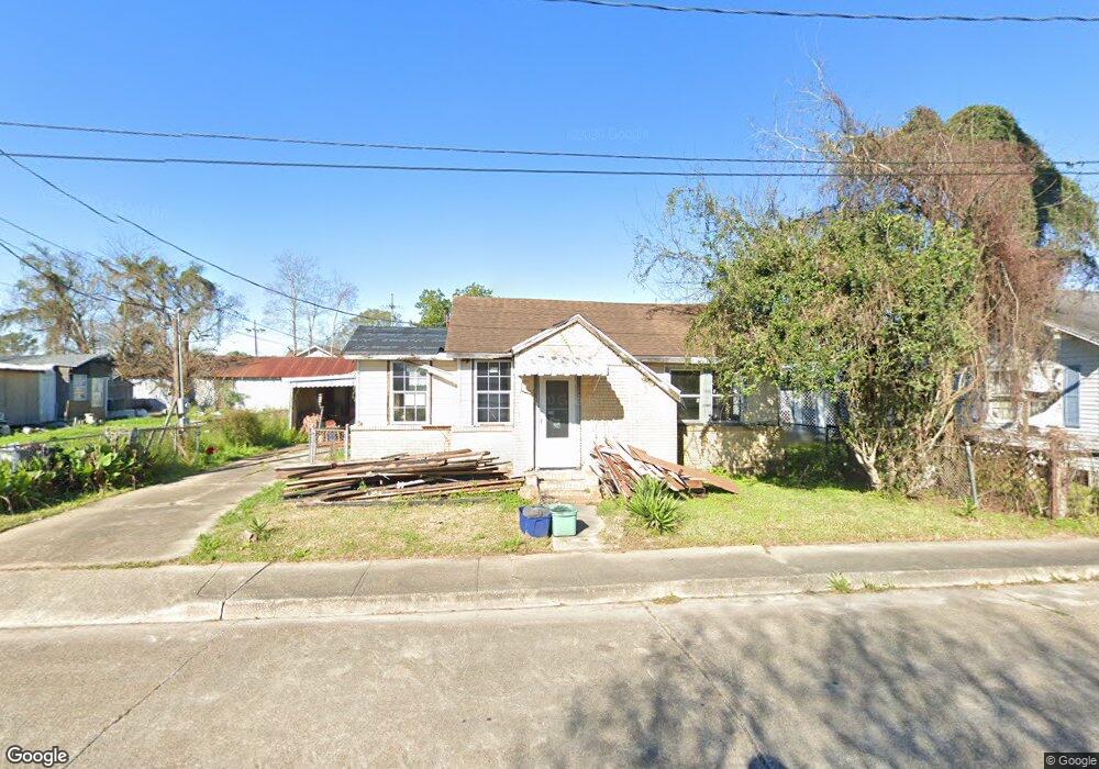 908 Daspit St, Houma, LA 70360 - photo 1