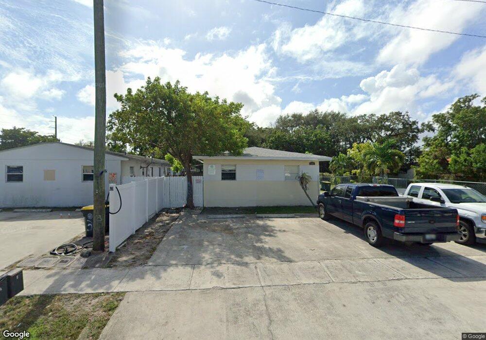 715 SW 10th St unit 3, Dania, FL 33004 - photo 1