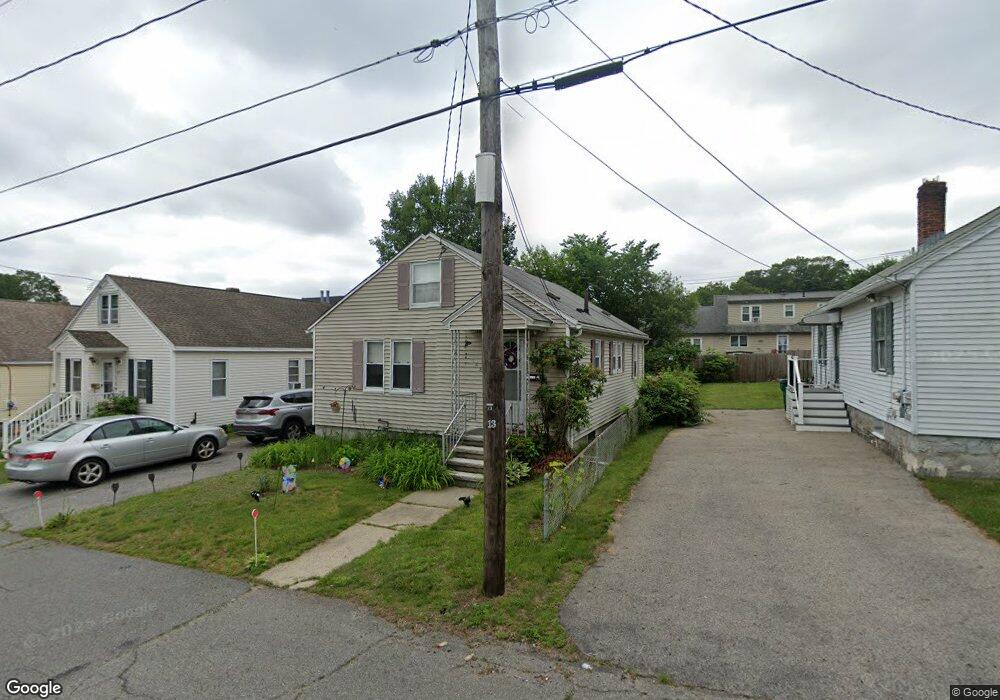 168 Dracut St, Lowell, MA 01854 - photo 1