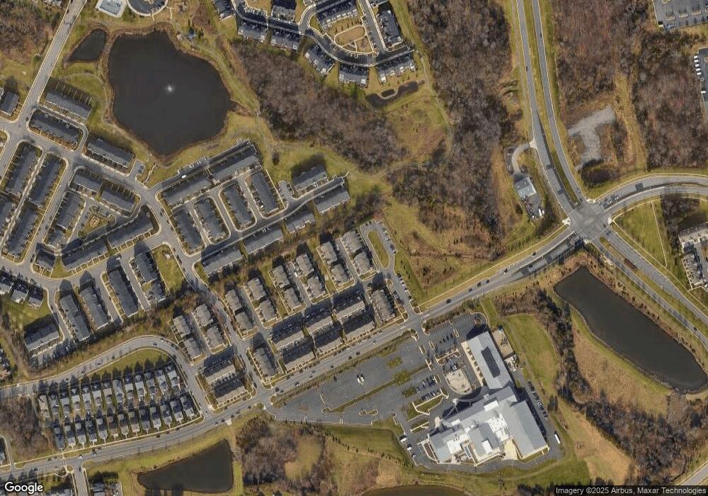 25097 Gunnery Square unit 85, Chantilly, VA 20152 - photo 1