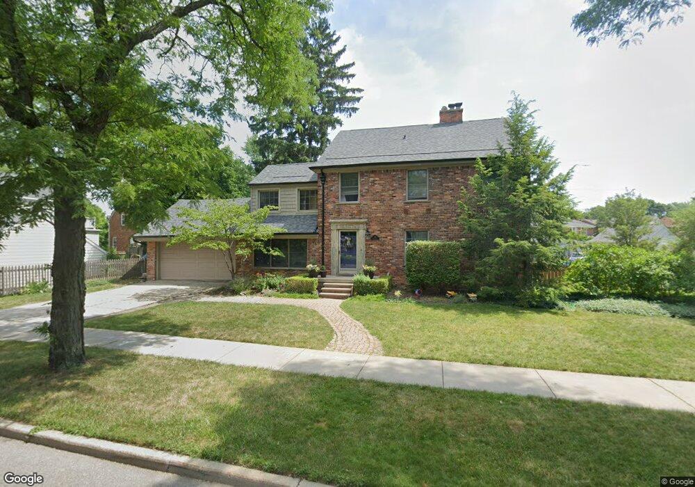 384 Moran Rd, Grosse Pointe Farms, MI 48236 - photo 1