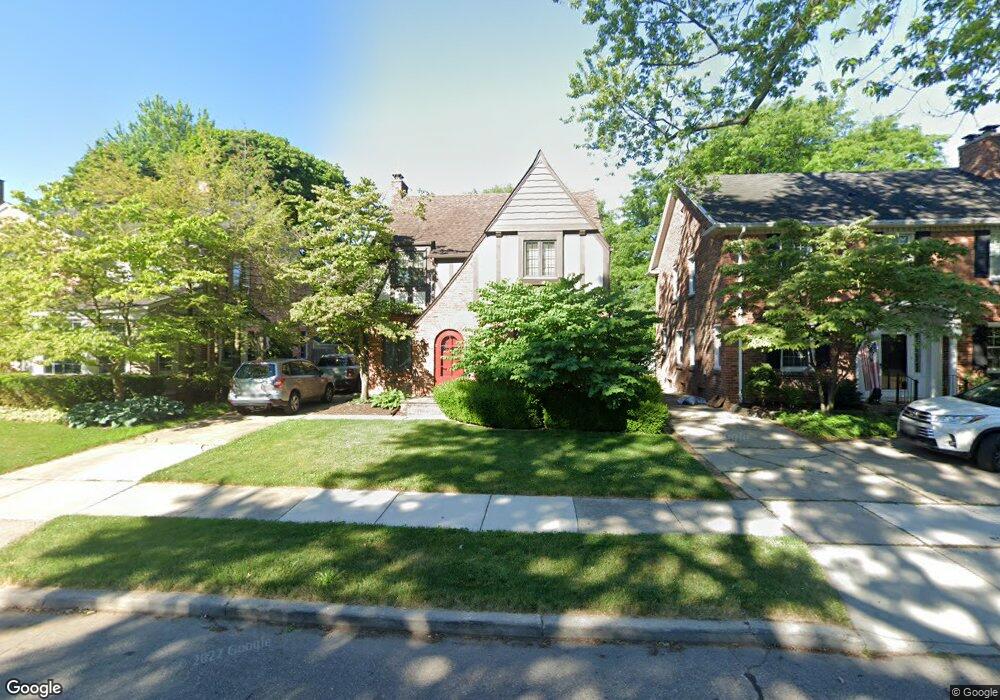 271 Mcmillan Rd, Grosse Pointe Farms, MI 48236 - photo 1