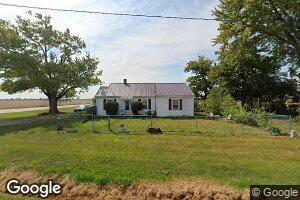 528 E Harrison St, Hidalgo, IL 62432