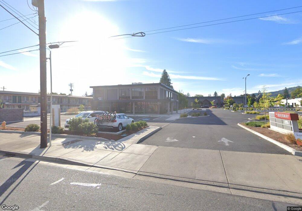 740 SE 7th St, Grants Pass, OR 97526 - photo 1