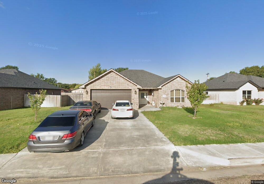 712 Melinda Ln, Dumas, TX 79029 - photo 1