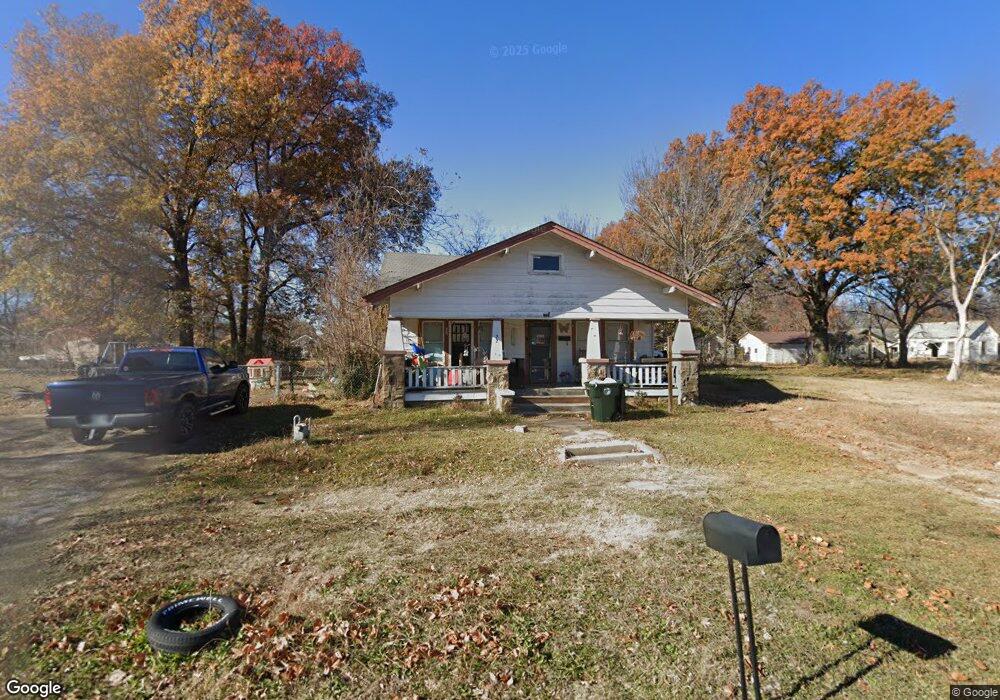 922 N Collins Ave, Okmulgee, OK 74447 - photo 1