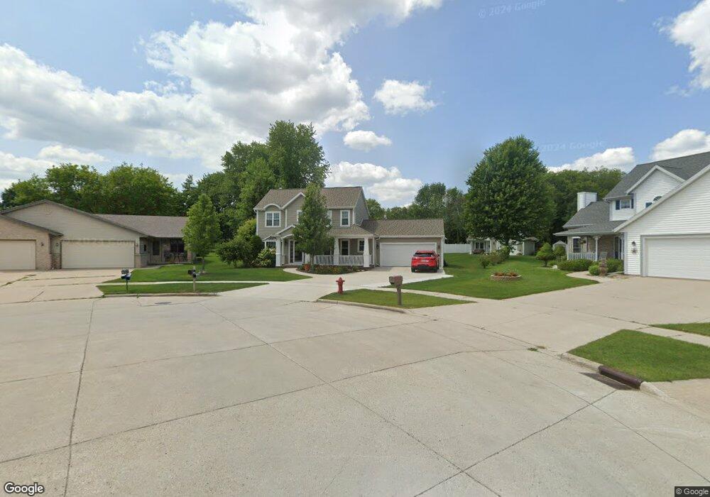 4747 W Whitetail Ct, Manitowoc, WI 54220 - photo 1