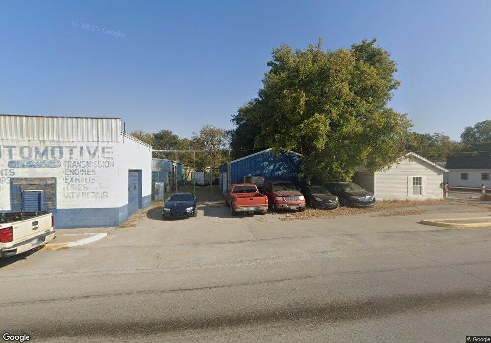 207 E Main St, Locust Grove, OK 74352 - photo 1