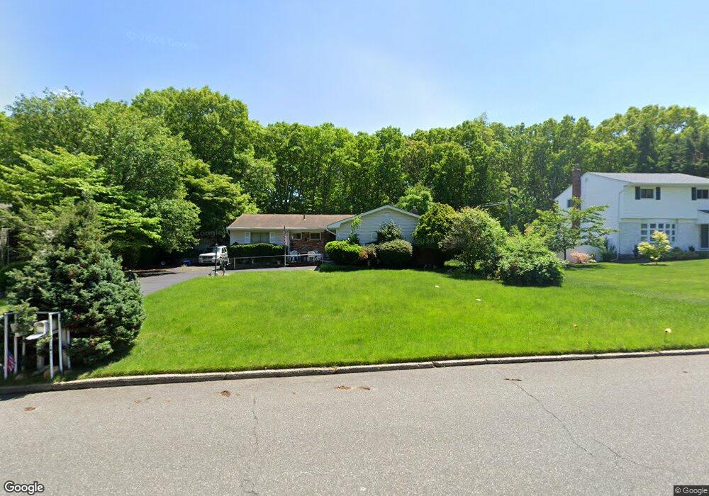 21 Autumn Dr, Hauppauge, NY 11788 - photo 1