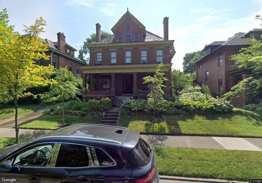 654 Wilson Ave, Columbus, OH 43205 - photo 1