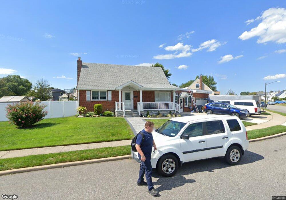 5008 Maywood Dr, Seaford, NY 11783 - photo 1