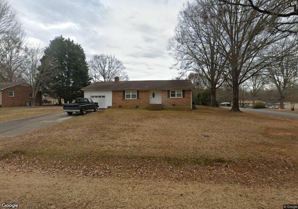 100 Hillcrest St, Clover, SC 29710 - photo 1