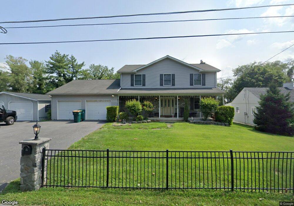 510 Oakwood St, Easton, PA 18045 - photo 1