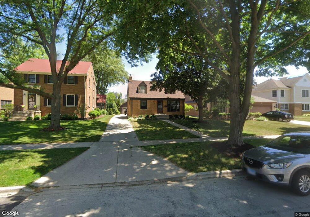 147 N Avon Rd, Elmhurst, IL 60126 - photo 1