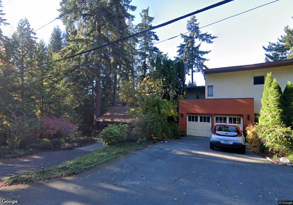 4883 Forest Ave SE, Mercer Island, WA 98040 - photo 1