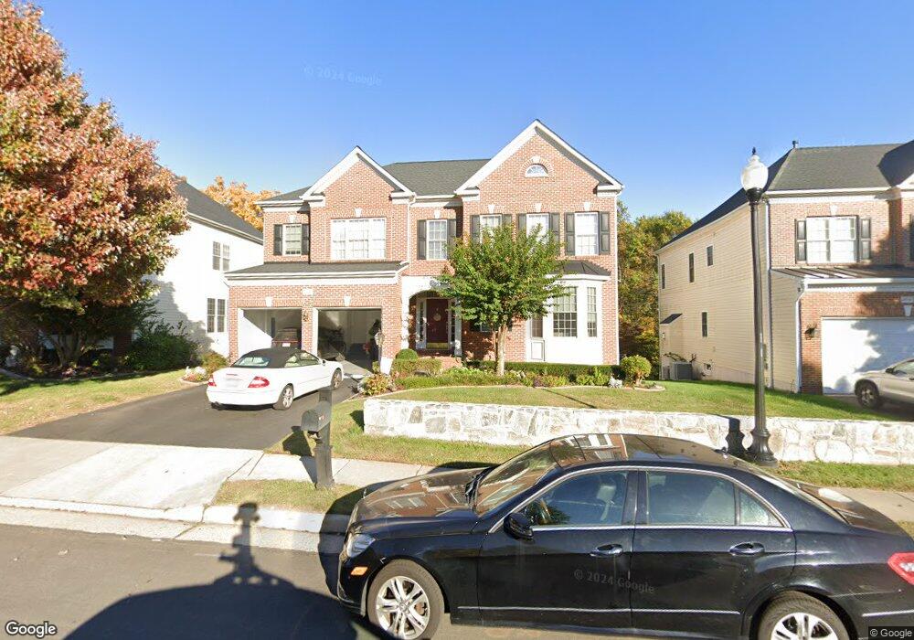 25714 South Village Dr, Chantilly, VA 20152 - photo 1