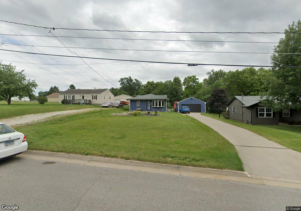 233 E Kenyon Ave, Des Moines, IA 50315 - photo 1