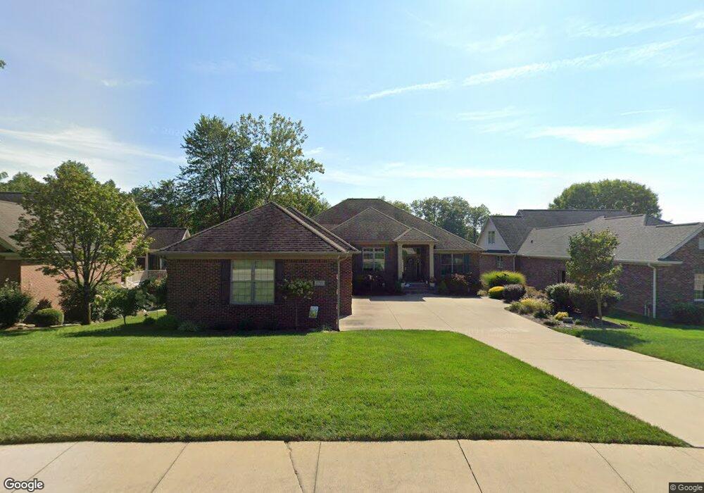 5710 Treeline Dr, Columbus, IN 47201 - photo 1