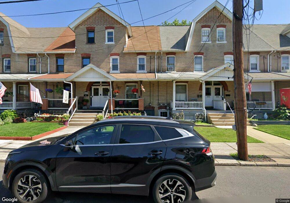 421 Juniper St, Quakertown, PA 18951 - photo 1