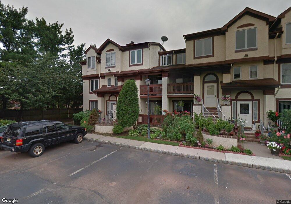 308 Michaels Ct unit 306, Woodbridge, NJ 07095 - photo 1