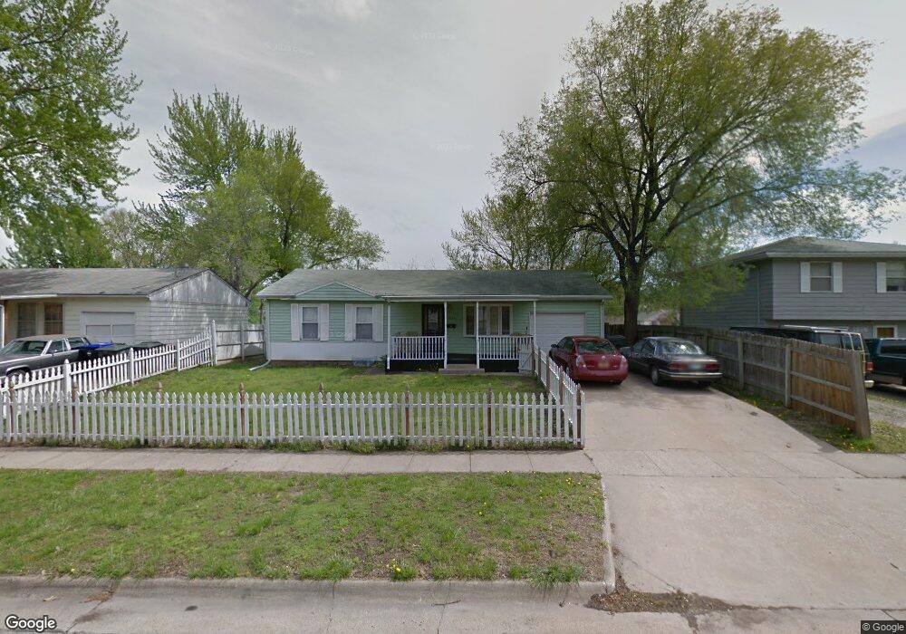 1225 SE 36th St, Topeka, KS 66605 - photo 1