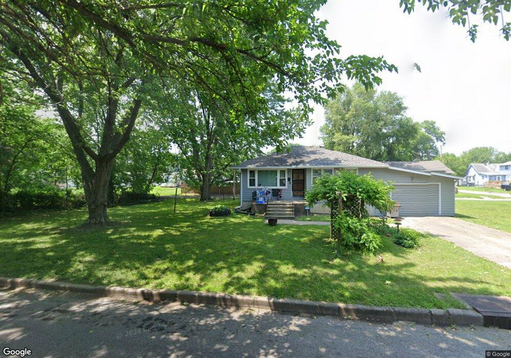 2201 SW Clay St, Topeka, KS 66611 - photo 1