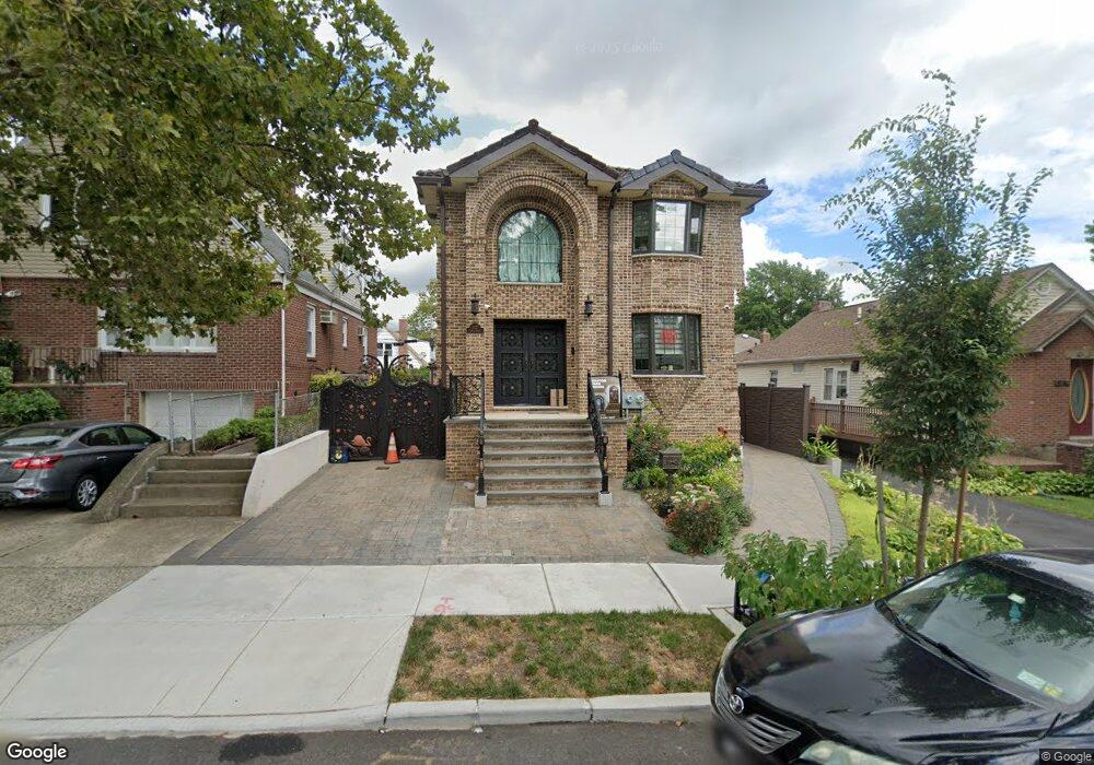 4727 195th St, Flushing, NY 11358 - photo 1