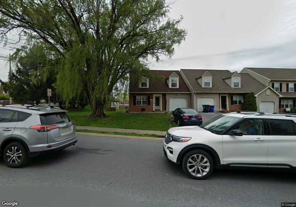 311 W Fulton St, New Holland, PA 17557 - photo 1