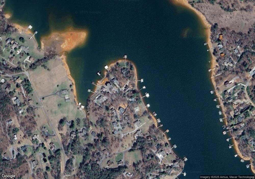 457 Twin Oaks Rd, Hiawassee, GA 30546 - photo 1