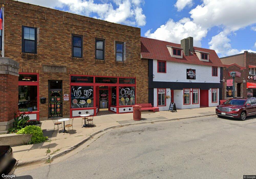 96 16th Ave SW, Cedar Rapids, IA 52404 - photo 1