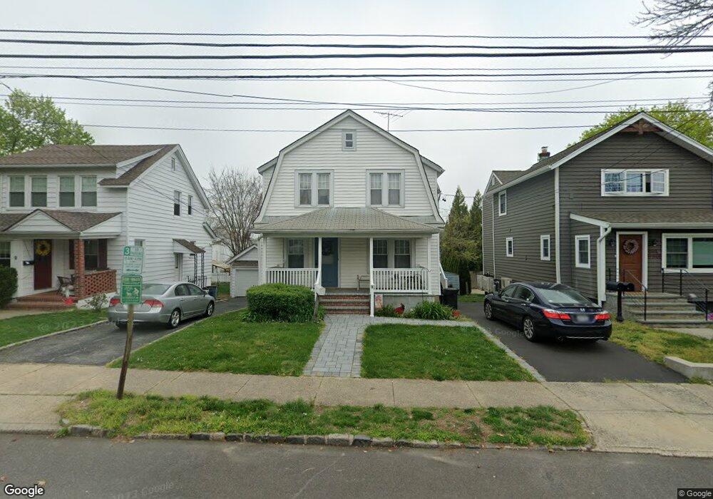 11 Flowerhill Place, Port Washington, NY 11050 - photo 1