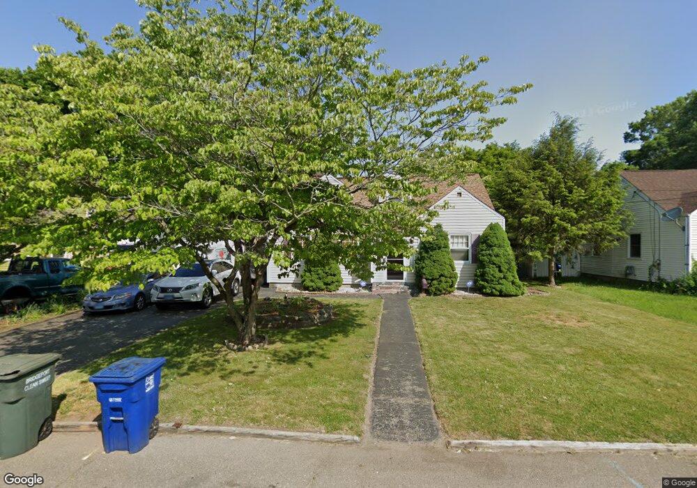 163 Pilgrim Rd, Bridgeport, CT 06610 - photo 1