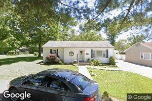 1312 W Center Dr, Fairfield, IL 62837