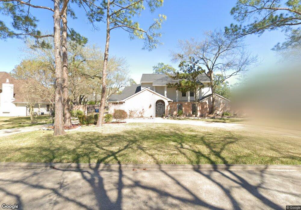 310 Gentilly Place, Houston, TX 77024 - photo 1