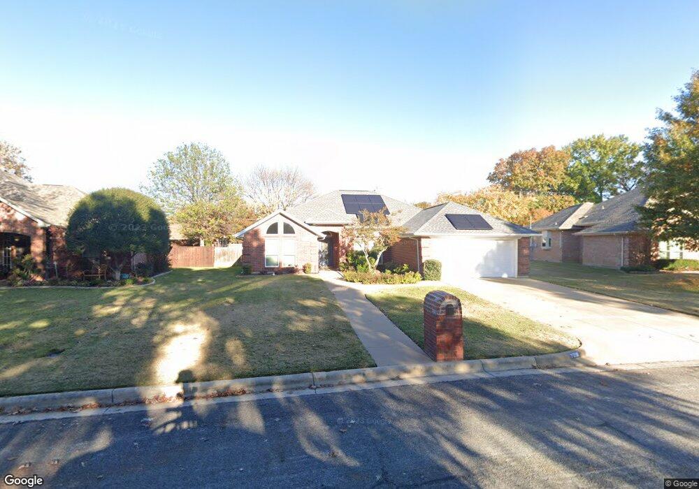 7016 Leaning Oak Dr, North Richland Hills, TX 76182 - photo 1